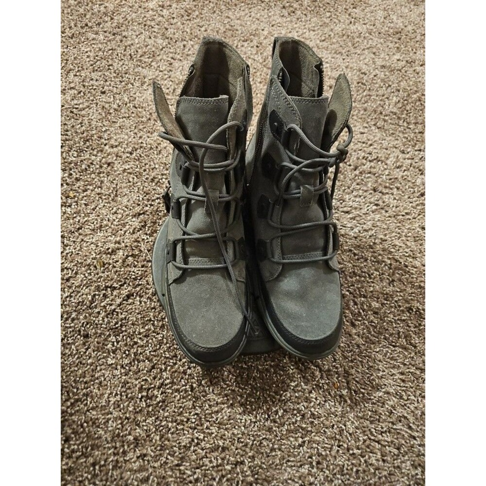 Sorel Explorer Waterproof Boots Mens Size 10 Lace Up Gray Suede Black Rubber